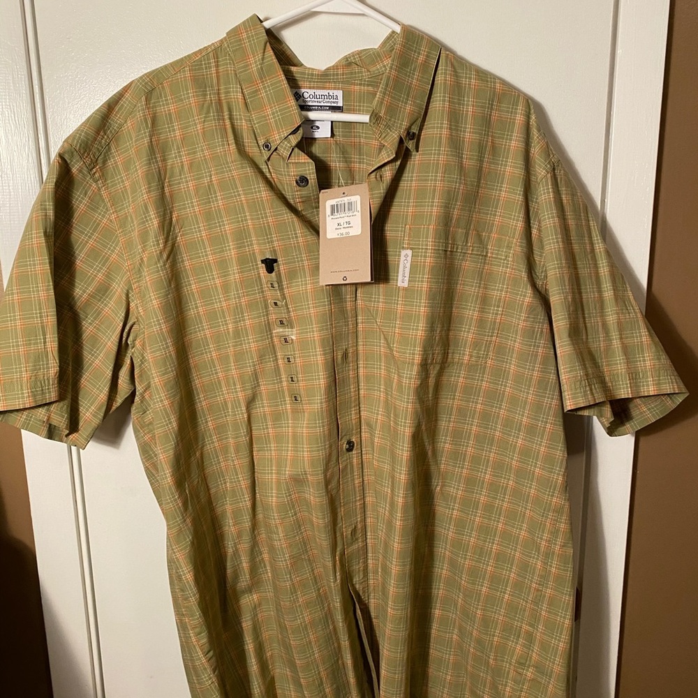 Columbia Short Sleeve